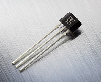 Hall-effect sensor latch - Medium sensitivity